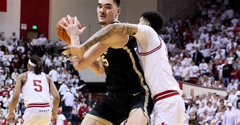 Wooden Award Odds 2024: Purdue's Zach Edey .